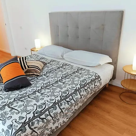 Domus Tasso 75 * Νάπολη